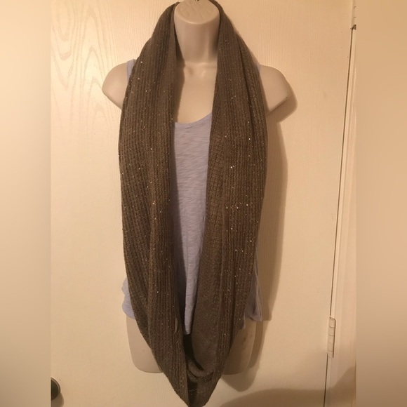 Tahari Women’s Knit Infinity Scarf Deep Taupe with Sequins One Size - Picture 1 of 5